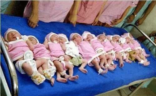女子肚大如鼓, 竟生下11胞胎, 结果却让全家人犯愁!