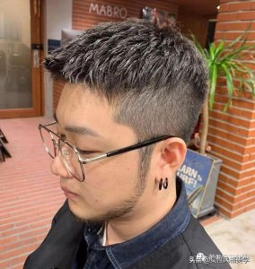 ​今年流行“推两边”，时尚又精神