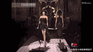 华伦天奴直击灵魂的“模仿”, 网友: 马蓉, 时尚尖端的摆拍天后!