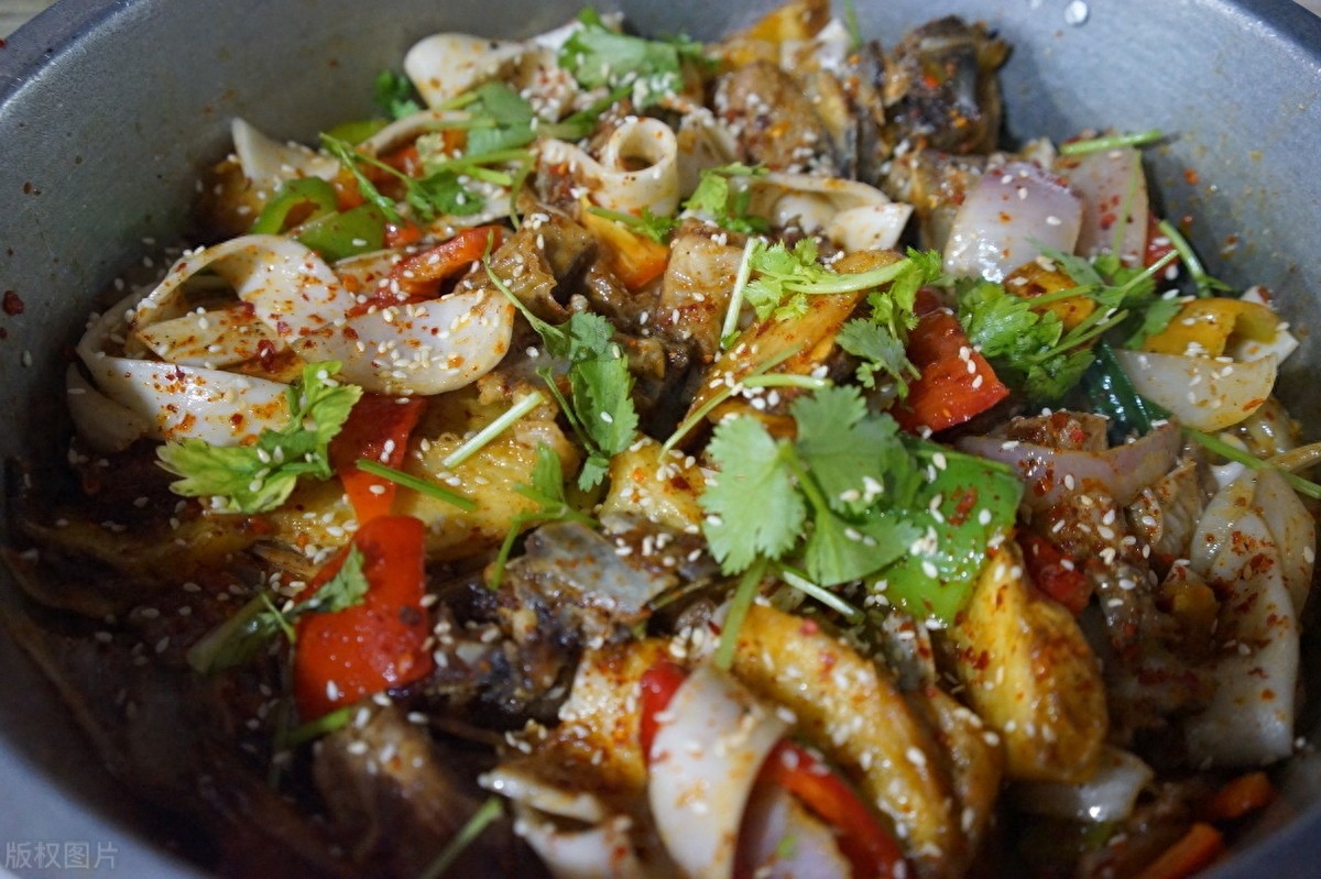 青海人的夜生活，是从美味的炕锅羊肉开始的，你们那里呢？