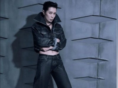 ​余男：演艺传奇中的人生新篇