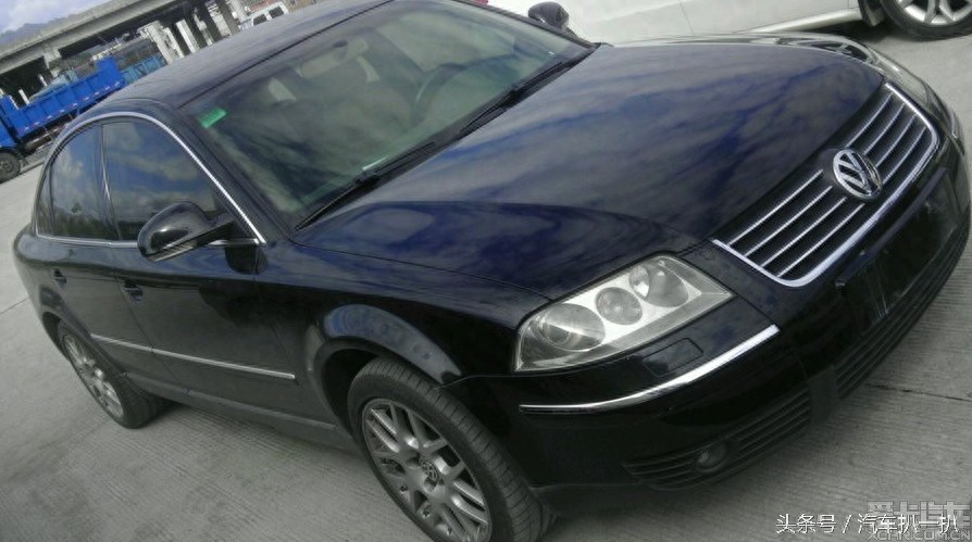 这部二手帕萨特只卖6万元，搭载W8发动机不一般