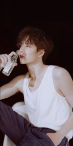 ​王一博手机壁纸 | 王耶啵真是又奶又欲