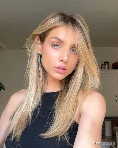 ​KARI RILEY：火辣身材大长腿，性感界的狂野女王！