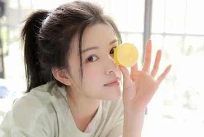 ​跟刚加的女生聊天，掌握三个技巧，瞬间聊动她的芳心