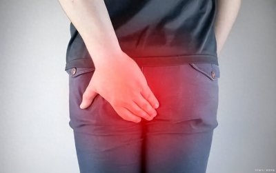 ​女性下半身凉是臀部淤堵，3个动作疏通臀部经络，清理子宫垃圾