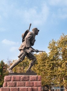 ​陈明仁将军的传奇人生：从富农之子到解放军上将