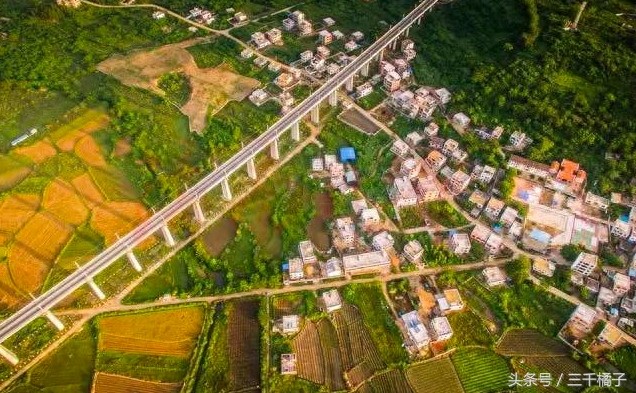 全球唯一条环岛高铁,绕海南岛一周仅需3小时