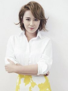 ​喜剧演员张小斐(喜剧演员张小斐图片)