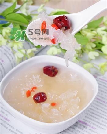 银耳汤水和银耳的比例是多少?银耳汤的比例