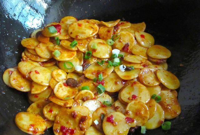 水煎包发源地，你听说山东人喜欢煎饼卷大葱从哪知道的?？图8