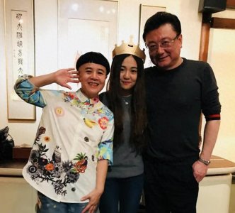 ​刘纯燕16岁爱上王宁，对女儿14岁早恋“装糊涂”，两对结局都圆满