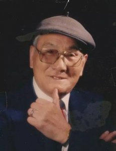 ​他默默无闻，名不见经传，是七小福的师父，培养出成龙、洪金宝