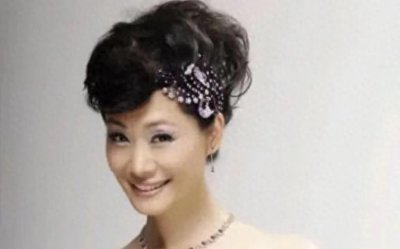 ​于文华是中国著名的女高音歌唱家。