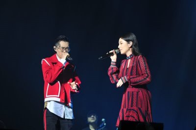 ​「娱视频」春风一吹想起谁……方大同南京演唱会这现场太好听了吧！