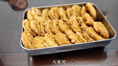​炸藕盒怎么做才香酥好吃？学会调肉馅和挂糊是关键，做法超简单
