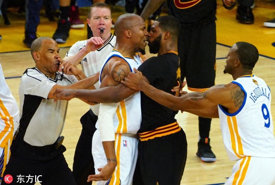 大卫-韦斯特退役结束15年NBA生涯 曾两度获得总冠军