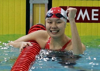 ​“亚洲蝶后”周雅菲:嫁给CBA二婚男，如今儿女双全堪称人生嬴