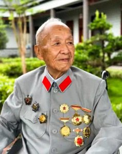 ​为跨世纪老红军胡正先回光山寻根圆梦点赞