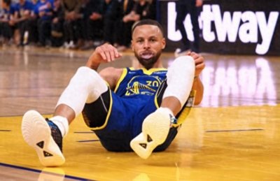 ​勇士101-104猛龙，赛后遭遇四个坏消息，库里+施罗德+穆迪引担忧