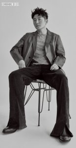 ​郭京飞登封面 单引号刘海占领新壁纸