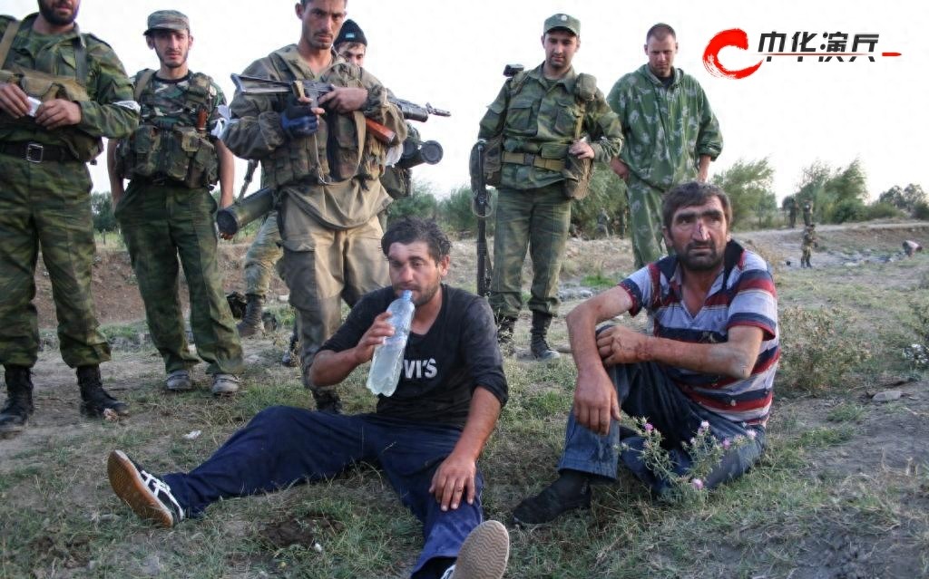 中华演兵：大军碾“狂徒” 记08年惨烈俄格战争