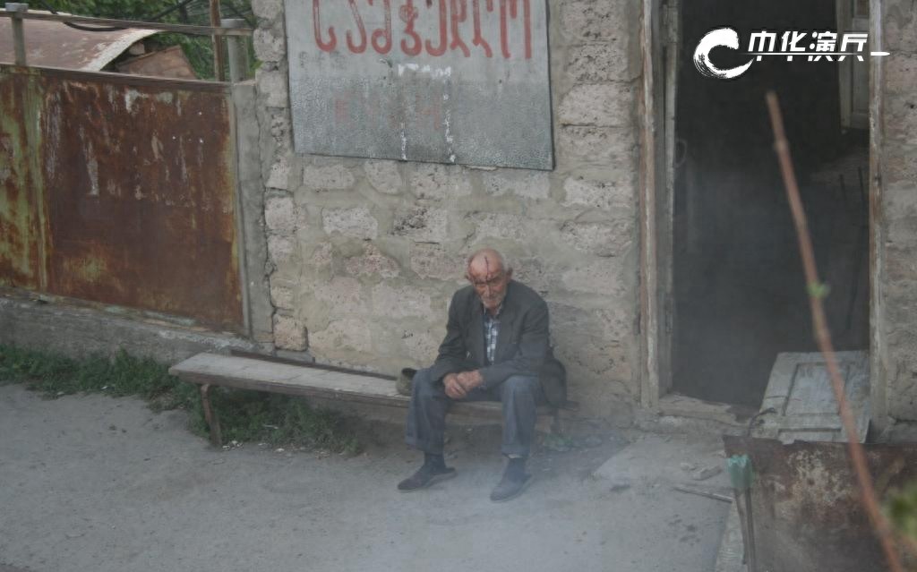 中华演兵：大军碾“狂徒” 记08年惨烈俄格战争