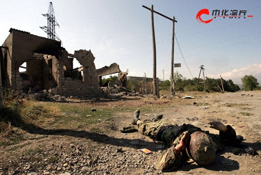 中华演兵：大军碾“狂徒” 记08年惨烈俄格战争