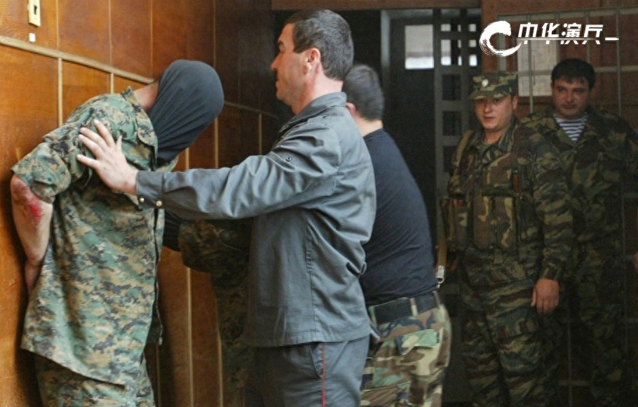 中华演兵：大军碾“狂徒” 记08年惨烈俄格战争