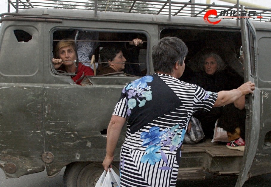 中华演兵：大军碾“狂徒” 记08年惨烈俄格战争