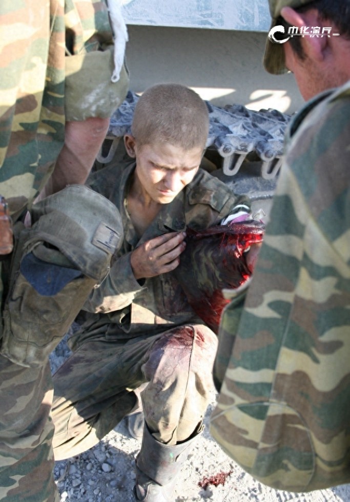 中华演兵：大军碾“狂徒” 记08年惨烈俄格战争