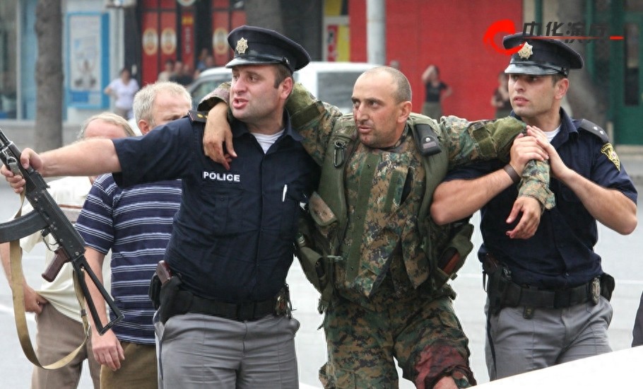 中华演兵：大军碾“狂徒” 记08年惨烈俄格战争