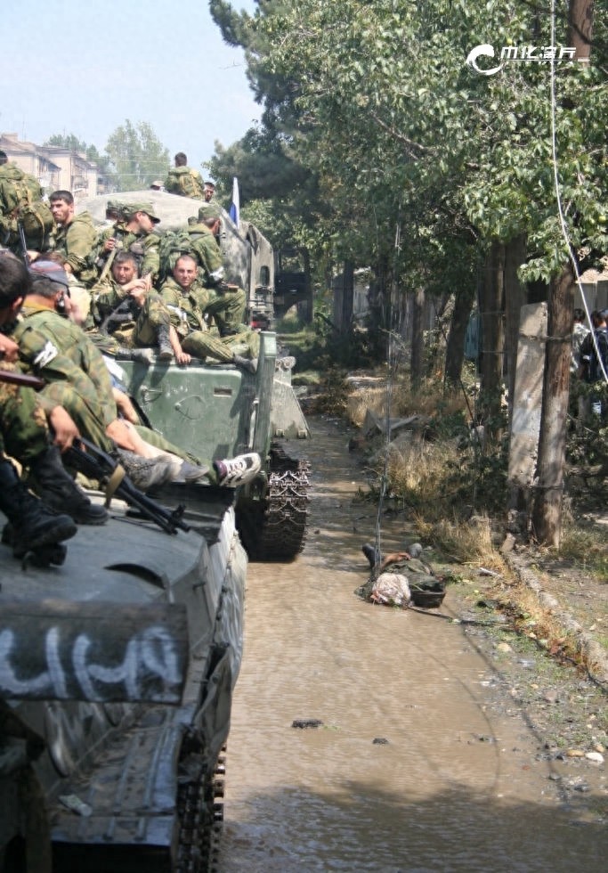 中华演兵：大军碾“狂徒” 记08年惨烈俄格战争