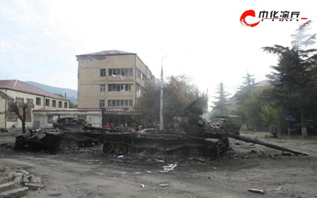 中华演兵：大军碾“狂徒” 记08年惨烈俄格战争