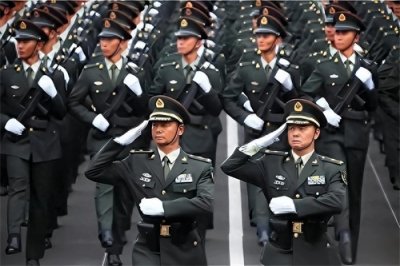 ​政委与政治部主任：团结一心，共同引领部队政治工作的重要角色