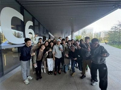 ​马云“闪现”阿里巴巴园区，网友晒出偶遇图