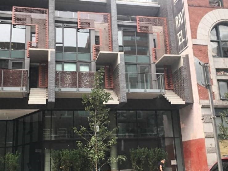 魔鬼设计师设计的楼梯，一不小心就会摔断腿或没命