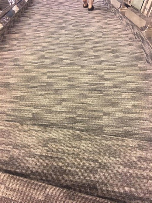 魔鬼设计师设计的楼梯，一不小心就会摔断腿或没命