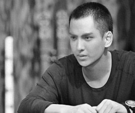 耍的了酷，卖的了萌，就连光头也是帅呆了，长腿欧巴凡先生